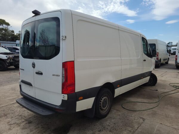 MERCEDES SPRINTER 2018-2024 BOOTLID/TAILGATE VS30, BARN DOOR (RH SIDE), LOW ROOF - Image 25