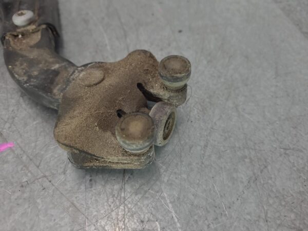 MERCEDES VITO 2004-2013 DOOR HINGE/RUNNER RH SLIDING DOOR ROLLER (LOWER), VAN, 6 - Image 2