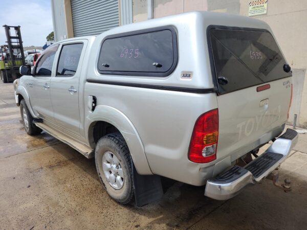 TOYOTA HILUX 2005-2009 2ND REAR SEAT DUAL CAB, SR5, CLOTH, GREY, TRIM CODE FL10/ - Image 17