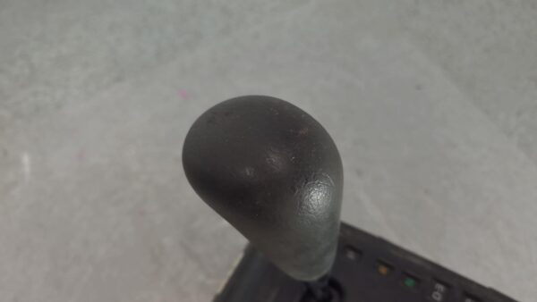 TOYOTA HILUX 2005-2013 GEAR STICK/SHIFTER GEAR SHIFTER, AUTO T/M, 4WD, DIESEL, 3 - Image 2