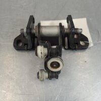 MERCEDES SPRINTER 2006-2018 DOOR HINGE/RUNNER LH SLIDING DOOR ROLLER (CENTRE), V