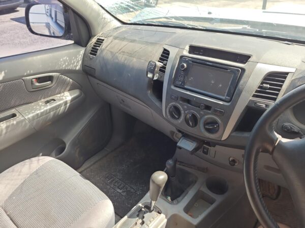 TOYOTA HILUX 2005-2009 2ND REAR SEAT DUAL CAB, SR5, CLOTH, GREY, TRIM CODE FL10/ - Image 21