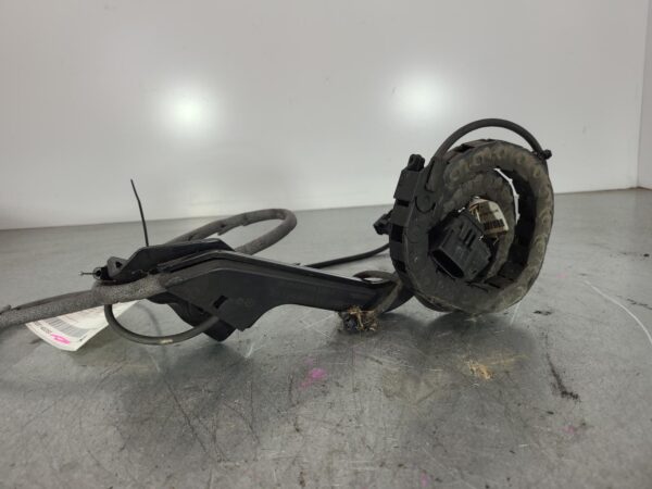 MERCEDES SPRINTER 2006-2018 DOOR HINGE/RUNNER LH SLIDING DOOR ROLLER (LOWER), VA - Image 14