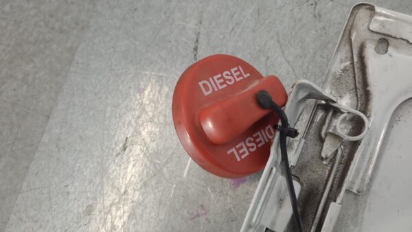 MERCEDES SPRINTER 2018-2025 FUEL DOOR / FILLER VS30, 05/18- - Image 13