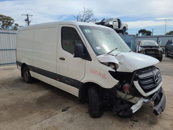 MERCEDES SPRINTER 2018-2025 RIGHT FRONT 1/4 DOOR GLASS VS30, 05/18- - Image 23