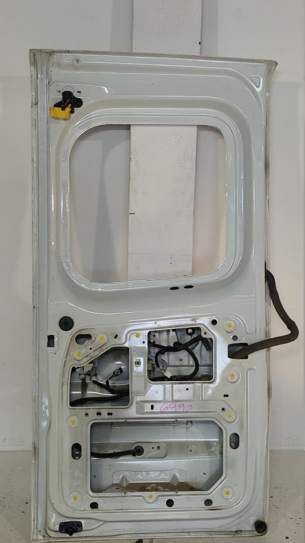 RENAULT TRAFIC 2015-2024 BOOTLID/TAILGATE BARN DOOR (LH SIDE), X82, 01/15- - Image 4