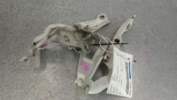 RENAULT TRAFIC 2015-2024 BONNET HINGE/STRUT HINGES (PAIR), X82, 01/15- - Image 2