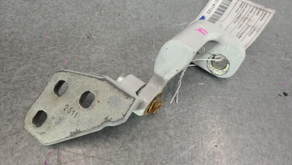 LDV DELIVER 9 2020-2024 DOOR HINGE/RUNNER UPPER, LH FRONT, 07/20- - Image 2