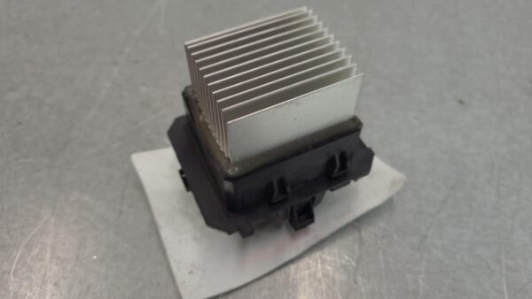 RENAULT TRAFIC 2015-2025 FAN SPEED RESISTOR X82, 01/15- - Image 2