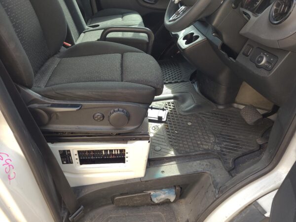 MERCEDES SPRINTER 2018-2025 RIGHT FRONT 1/4 DOOR GLASS VS30, 05/18- - Image 35