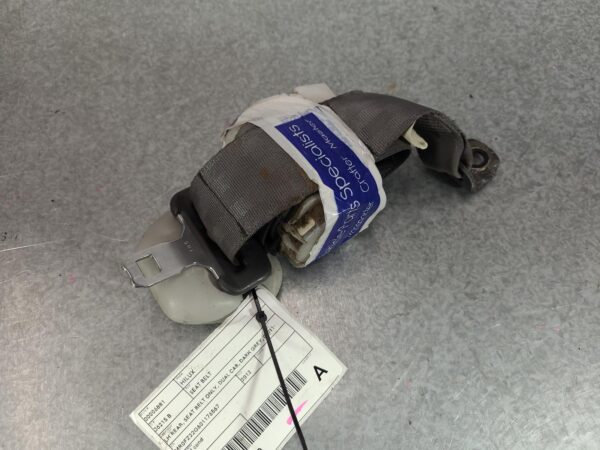 TOYOTA HILUX 2011-2015 SEAT BELT LH REAR, SEAT BELT ONLY, DUAL CAB, DARK GREY, 0 - Image 2