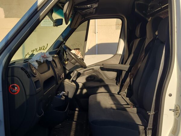 RENAULT MASTER 2011-2024 MUD FLAPS X62, RH REAR, 09/11- - Image 16