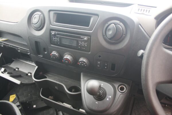 RENAULT MASTER 2011-2024 BODY/DOOR MOULD RH FRONT (FRONT DOOR), X62, 09/11- - Image 9