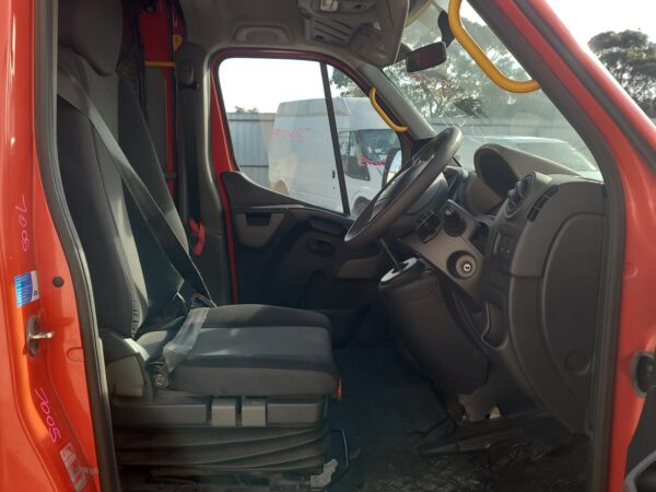 RENAULT MASTER 2011-2024 BODY/DOOR MOULD LH FRONT (UNDER FUEL FLAP), X62, 09/11- - Image 10