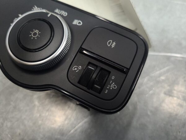 MERCEDES SPRINTER 2018-2024 COMBINATION SWITCH HEADLAMP SWITCH, NON ELECTRIC PAR - Image 2