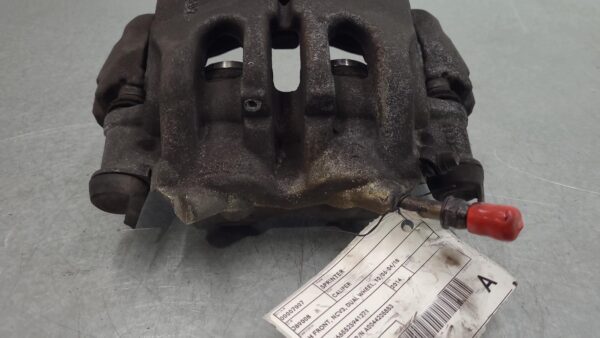 MERCEDES SPRINTER 2006-2018 CALIPER RH FRONT, NCV3, DUAL WHEEL, 10/06-04/18 - Image 4