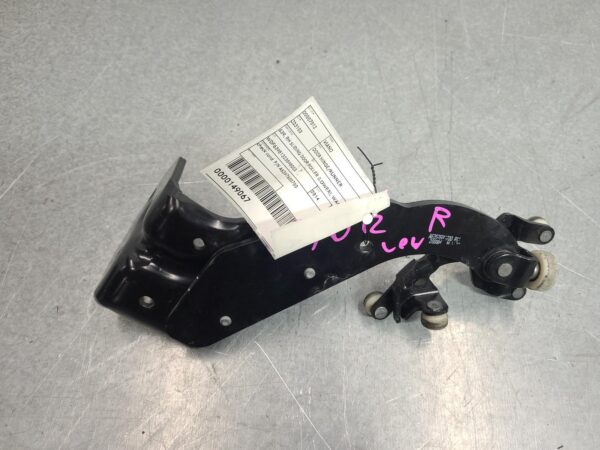 MERCEDES VIANO 2005-2014 DOOR HINGE/RUNNER 639, RH SLIDING DOOR ROLLER (LOWER), - Image 6