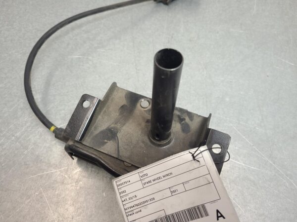 MERCEDES VITO 2015-2025 SPARE WHEEL WINCH 447, 03/15- - Image 2