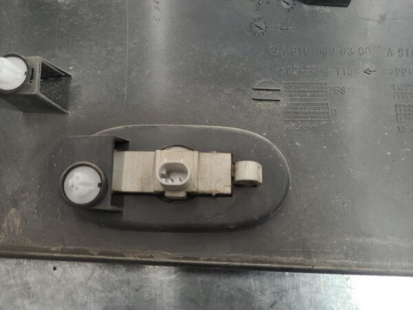 MERCEDES SPRINTER 2018-2024 BODY/DOOR MOULD VS30, QUARTER PANEL LOWER MOULDING ( - Image 7