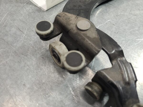 MERCEDES VIANO 2005-2014 DOOR HINGE/RUNNER 639, RH SLIDING DOOR ROLLER (LOWER), - Image 23