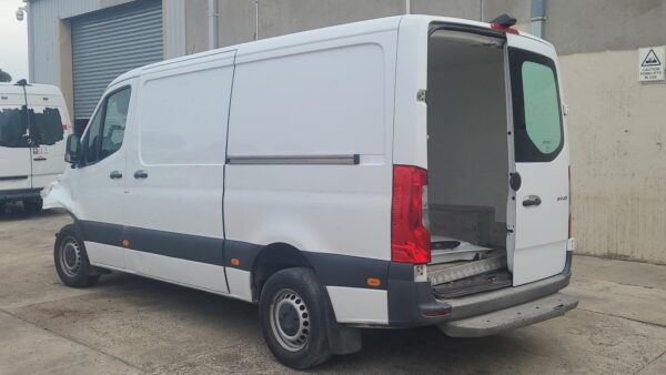 MERCEDES SPRINTER 2018-2024 BODY/DOOR MOULD VS30, QUARTER PANEL LOWER MOULDING ( - Image 37