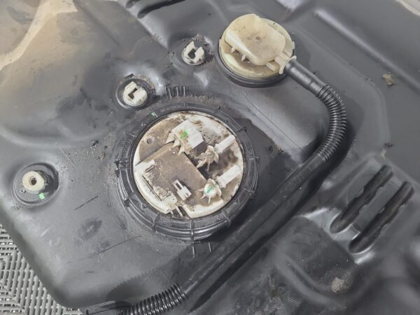 RENAULT TRAFIC 2015-2024 FUEL TANK X82, DIESEL, 01/15- - Image 6