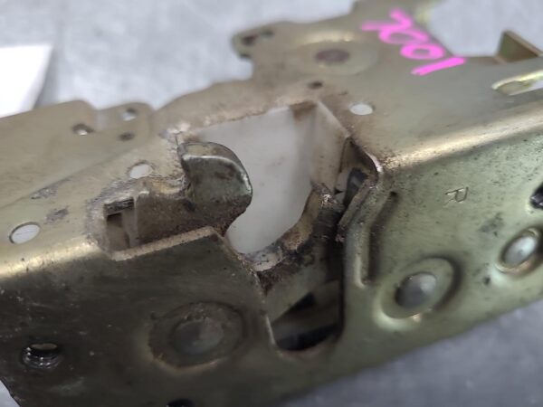 MERCEDES SPRINTER 1998-2006 LOCK MECHANISM RIGHT REAR SLIDE DOOR LOCK, 02/98-10/ - Image 3