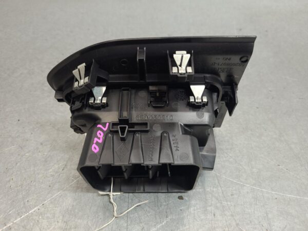RENAULT MASTER 2020-2025 TRIM PANEL X62, AIR VENT ON DASH (RH INNER SIDE), 02/20 - Image 3