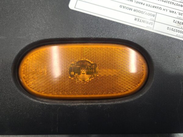 MERCEDES SPRINTER 2018-2024 BODY/DOOR MOULD VS30, QUARTER PANEL LOWER MOULDING ( - Image 31