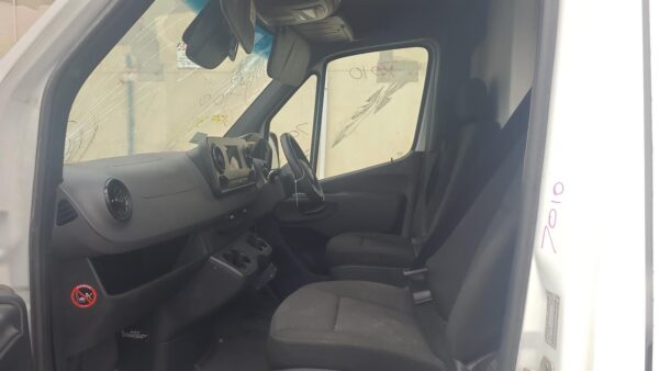 MERCEDES SPRINTER 2018-2025 FUEL DOOR / FILLER VS30, 05/18- - Image 46