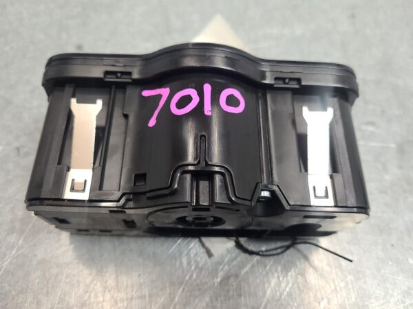 MERCEDES SPRINTER 2018-2024 COMBINATION SWITCH HEADLAMP SWITCH, NON ELECTRIC PAR - Image 3