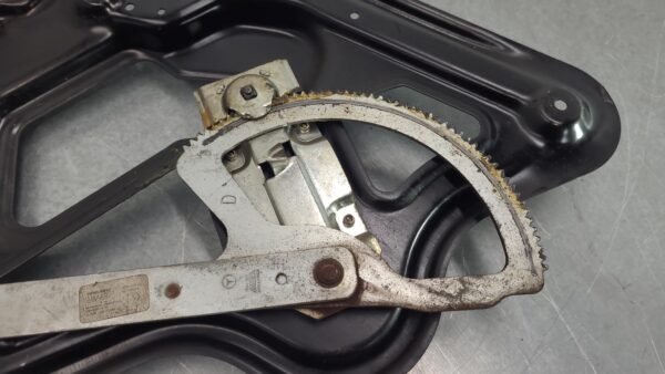 MERCEDES SPRINTER 1998-2006 RIGHT FRONT WINDOW REG/MOTOR MANUAL, 02/98-10/06 - Image 2