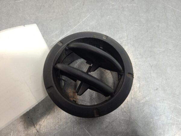 RENAULT MASTER 2011-2020 TRIM PANEL X62, AIR VENT ON DASH (RH INNER SIDE), MATTE - Image 2