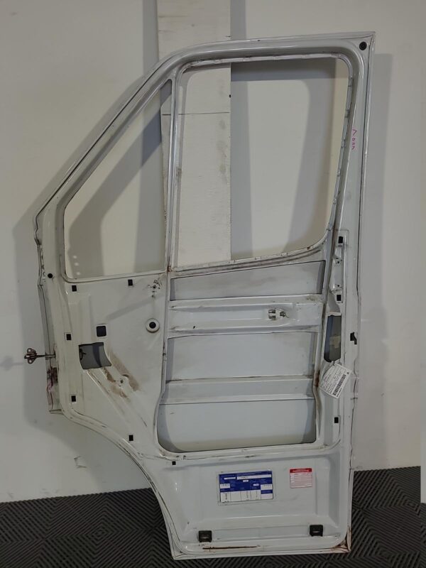 MERCEDES SPRINTER 2000-2006 RIGHT FRONT DOOR VAN, 05/00-10/06 - Image 24