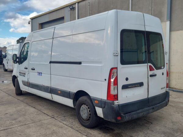 RENAULT MASTER 2011-2024 BODY/DOOR MOULD RH FRONT (NEXT TO FRONT DOOR), W/ REPEA - Image 5