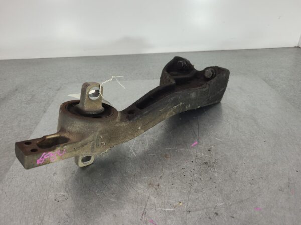 MERCEDES VITO 2004-2015 MOUNT DIFFERENTIAL MOUNT, FRONT, DIESEL, 2.1, 639, 04/04 - Image 2