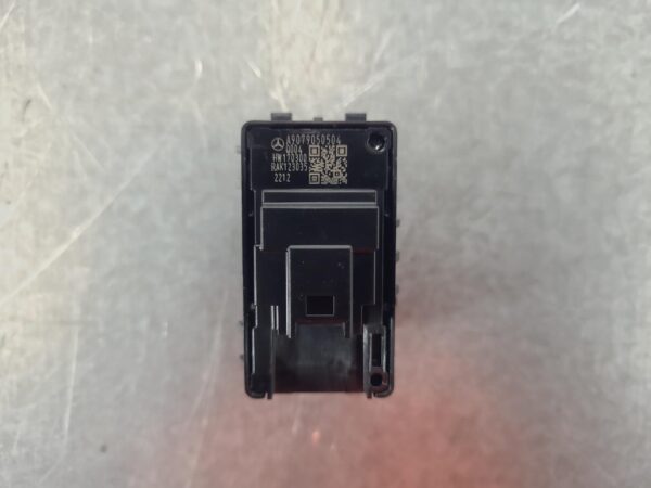MERCEDES SPRINTER 2018-2024 POWER WINDOW SWITCH VS30, LH FRONT, 05/18- - Image 3