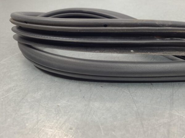 FORD EVEREST BODY SEAL RUBBER UA, 07/15-05/22 15 16 17 18 19 20 21 22 - Image 3