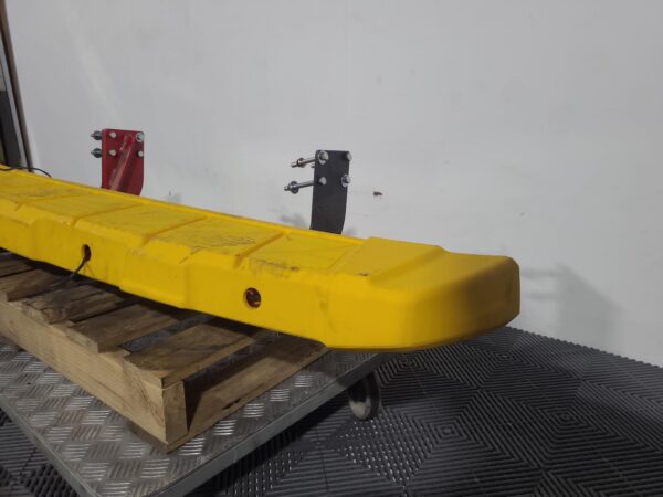 MERCEDES SPRINTER 2018-2024 REAR BUMPER VS30, BUMPER BAR (CENTRE), W/ STEP, PARK - Image 3