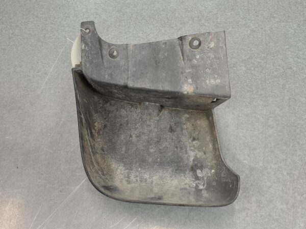 MITSUBISHI TRITON 2015-2018 MUD FLAPS RH REAR, FLARED TYPE, MQ, 03/15-10/18 - Image 2