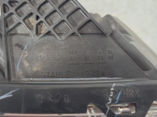 MITSUBISHI TRITON 2015-2018 RIGHT HEADLAMP MQ, XENON TYPE, BLUE TINT TOP EDGE TY - Image 4