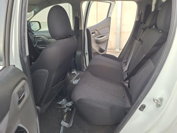 MITSUBISHI TRITON 2015-2018 DOOR TRIM RH FRONT, MQ, 03/15-10/18 - Image 11