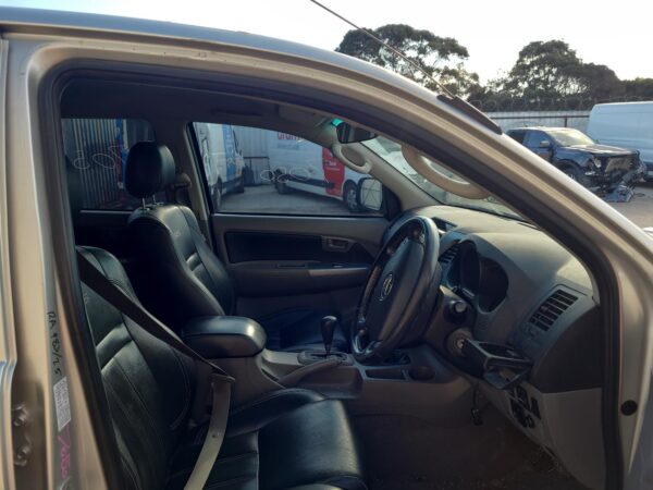 TOYOTA HILUX 2005-2011 LEFT TAILLIGHT UTE, 02/05-06/11 - Image 10