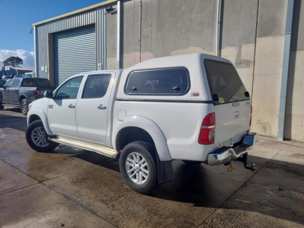 TOYOTA HILUX 2011-2015 DOOR TRIM LH FRONT, DUAL CAB, POWER WINDOWS, DARK GREY PL - Image 17