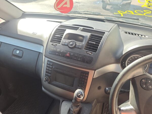 MERCEDES VITO 2004-2015 LEFT TAILLIGHT IN BODY, LOWER, TAILGATE/BARN DOOR, 639, - Image 9