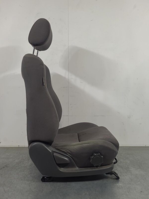 TOYOTA HILUX 2011-2015 FRONT SEAT RH FRONT, SR5, CLOTH, GREY, TRIM CODE HD10, W/ - Image 6