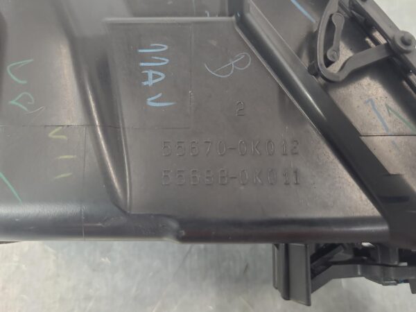 TOYOTA HILUX 2005-2015 TRIM PANEL DASH VENT, RH CENTRE (NEXT TO STEREO), BLACK, - Image 6