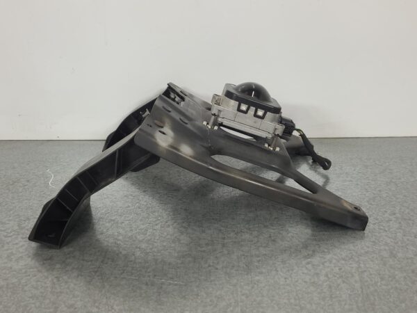 MERCEDES VITO 2015-2024 CAMERA 447, FRONT RADAR SENSOR (GRILLE MOUNTED), 03/15- - Image 4