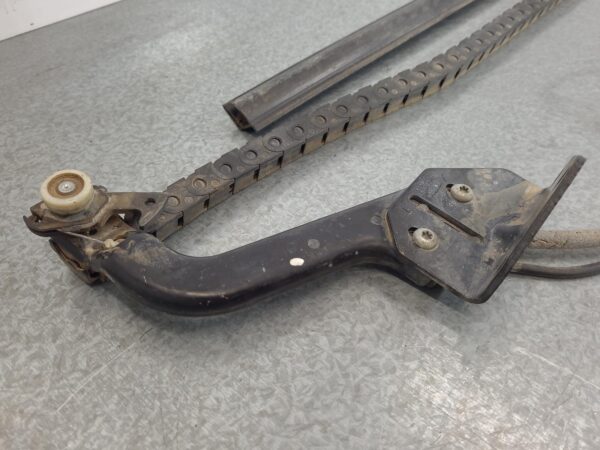 MERCEDES SPRINTER 2006-2018 DOOR HINGE/RUNNER LH SLIDING DOOR ROLLER (LOWER), VA - Image 15