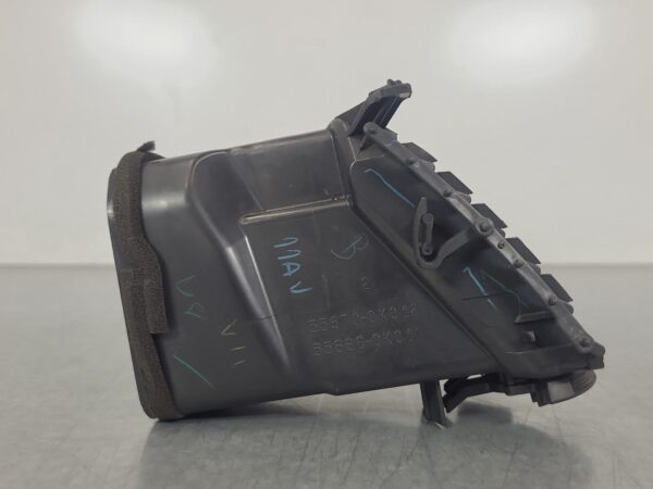 TOYOTA HILUX 2005-2015 TRIM PANEL DASH VENT, RH CENTRE (NEXT TO STEREO), BLACK, - Image 4